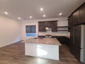 2122 Rosewood Pnes Ln in Pinehurst, TX - Building Photo - Building Photo