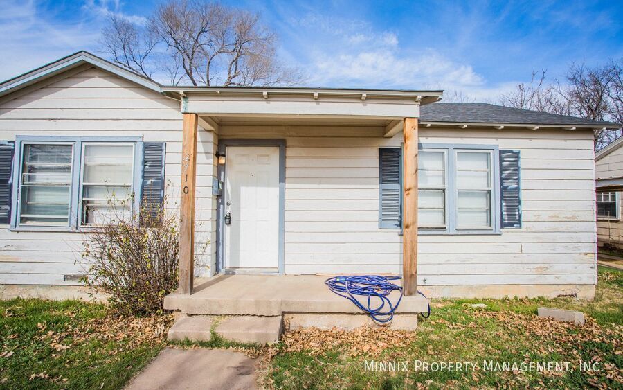 2710 41st St in Lubbock, TX - Building Photo