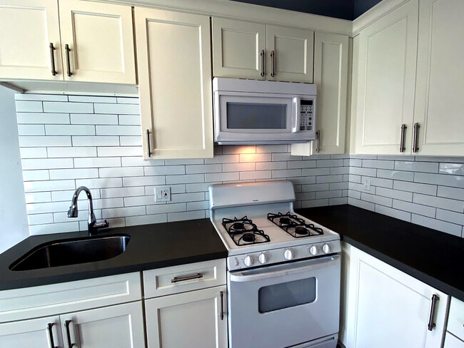 1465 1st Ave, Unit 1469A in Oakland, CA - Building Photo - Building Photo