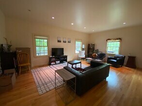 57 Charles St, Unit #57 in Auburndale, MA - Building Photo - Building Photo