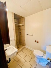 1237 E Walnut St in Green Bay, WI - Building Photo - Building Photo