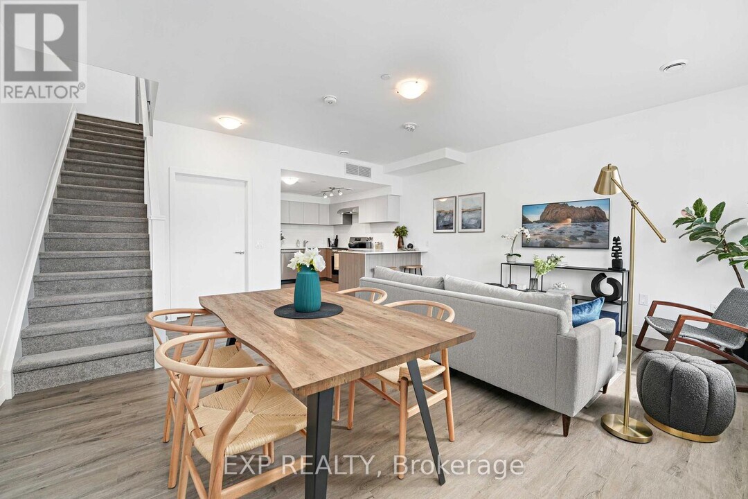 100 Manett Crescent in Brampton, ON - Building Photo