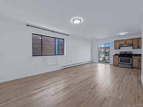 214-16 40th Ave in Queens, NY - Building Photo - Building Photo