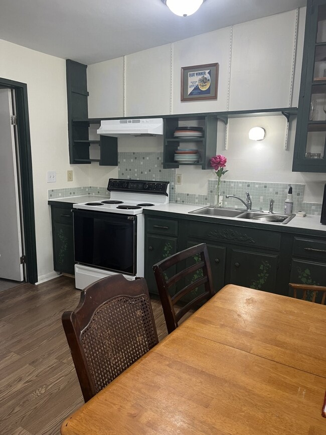 14 Bowman St in Saratoga Springs, NY - Building Photo - Building Photo