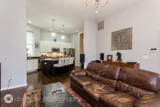 2113 W Washington Blvd in Chicago, IL - Building Photo - Building Photo