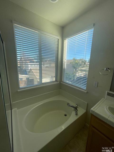 1230 Bello Dr in Dixon, CA - Building Photo - Building Photo