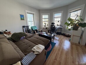 27 Portsmouth St, Unit 2 in Cambridge, MA - Foto de edificio - Building Photo