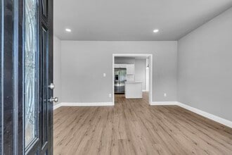 19 E Main St in Quinton, NJ - Building Photo - Building Photo