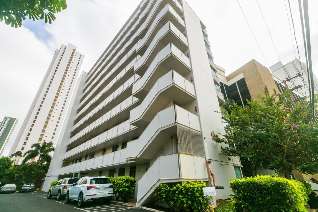 225 Lili?uokalani Ave-Unit -225 Liliuokalani Ave #3B in Honolulu, HI - Foto de edificio