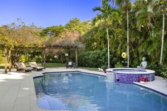 7290 SW 77th Terrace in Miami, FL - Building Photo - Building Photo