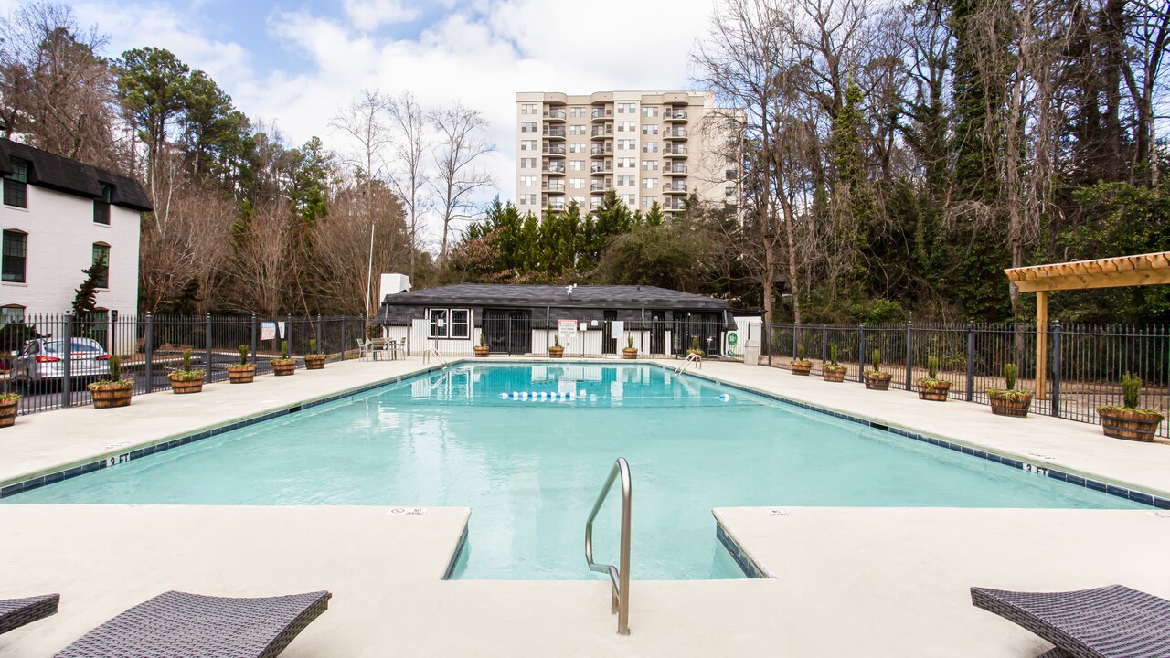 Parkside Sandy Springs in Atlanta, GA - Foto de edificio