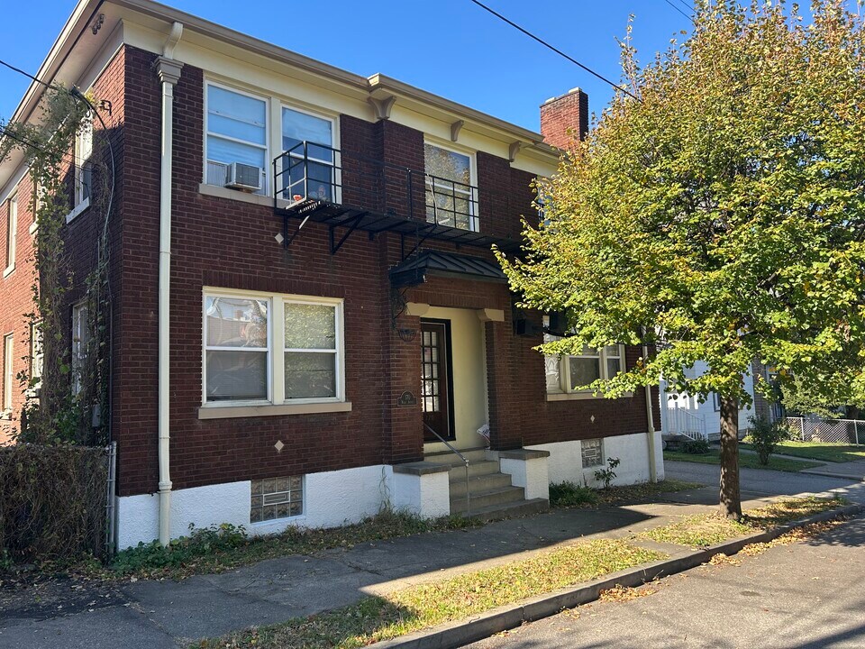 170 Ward Ave in Bellevue, KY - Foto de edificio