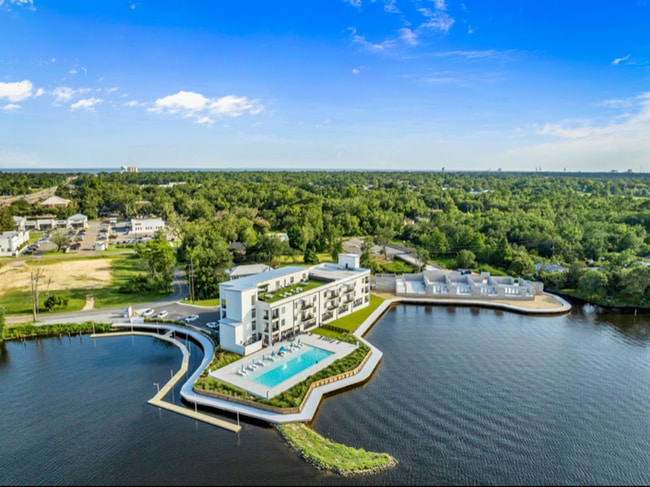 1302 Magnolia St in Gulfport, MS - Foto de edificio - Building Photo