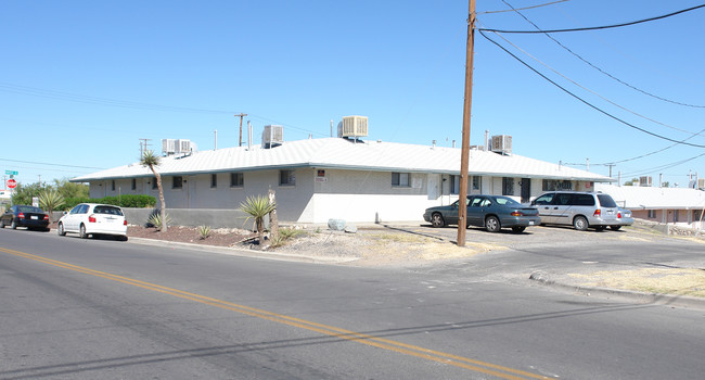 3400 Hayes Ave in El Paso, TX - Building Photo - Building Photo