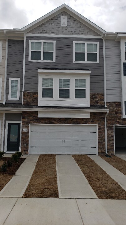 6902 Point Bar Pl in Raleigh, NC - Building Photo