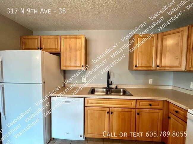 317 9th Ave in Brandon, SD - Building Photo - Building Photo