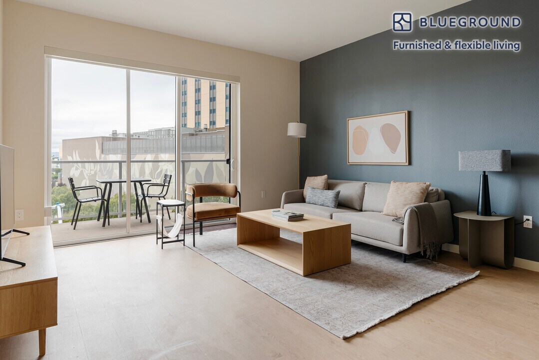 240 W MacArthur Blvd-Unit -FL3-ID1681 in Oakland, CA - Building Photo