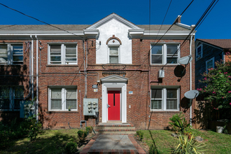 1522-1526 V St SE in Washington, DC - Foto de edificio - Building Photo