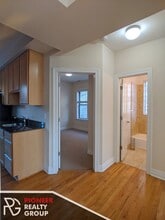 1208 W Waveland Ave, Unit 2 in Chicago, IL - Building Photo - Building Photo