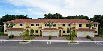 5331 SW 13th Ct in North Lauderdale, FL - Building Photo