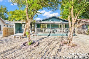 767 E Myrtle St in San Antonio, TX - Building Photo