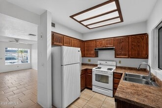 7801 N 44th Dr in Glendale, AZ - Building Photo - Building Photo