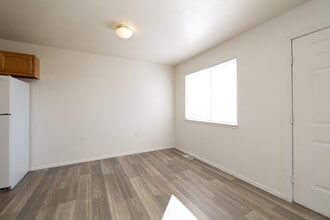 Stonegate Village Apartments in Pueblo, CO - Foto de edificio - Interior Photo