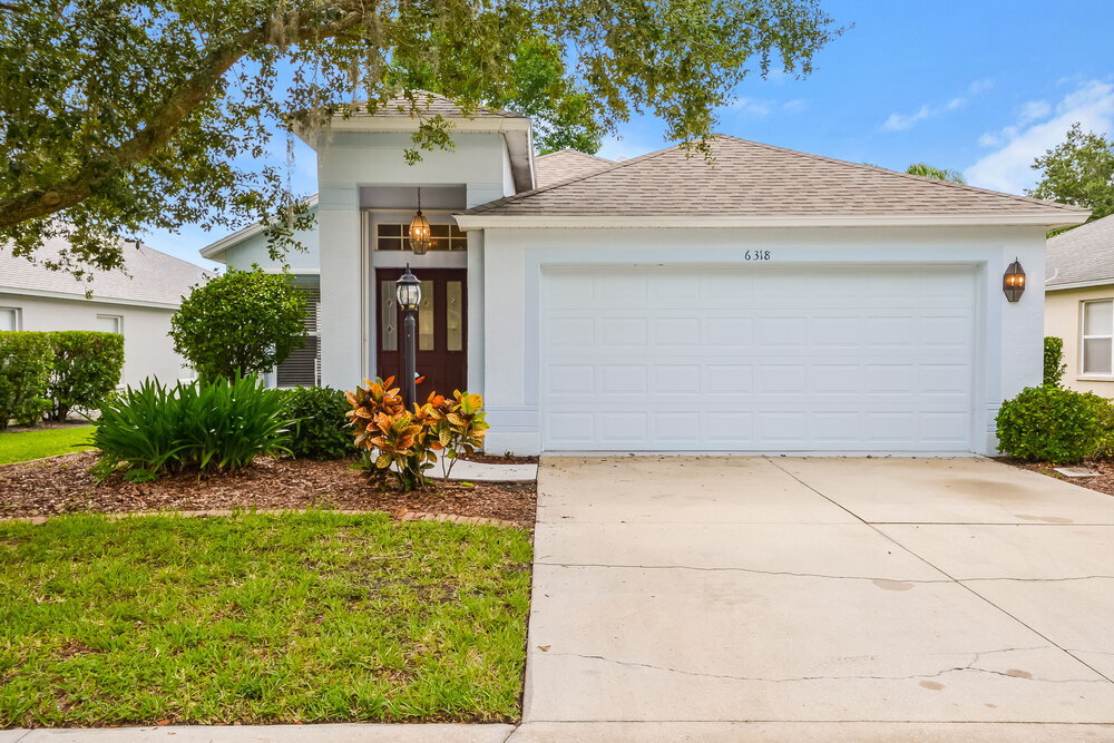 6318 Yellow Top Dr in Lakewood Ranch, FL - Foto de edificio