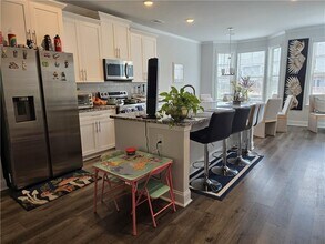 556 Amarante Cir in Lawrenceville, GA - Building Photo - Building Photo