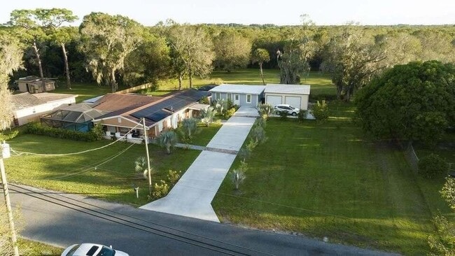 703 Ulrich Rd in Fort Pierce, FL - Building Photo - Building Photo