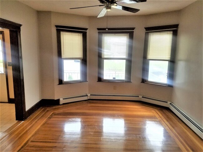 139 Hillsdale Rd in Somerville, MA - Building Photo - Building Photo