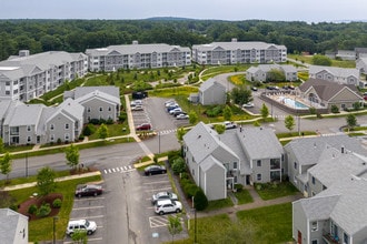 The Elm at Island Creek Village in Duxbury, MA - Foto de edificio - Building Photo