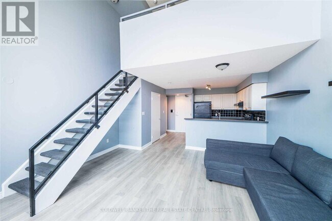 200 Manitoba St in Toronto, ON - Building Photo - Building Photo