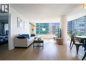 1060 Alberni St in Vancouver, BC - Building Photo - Building Photo