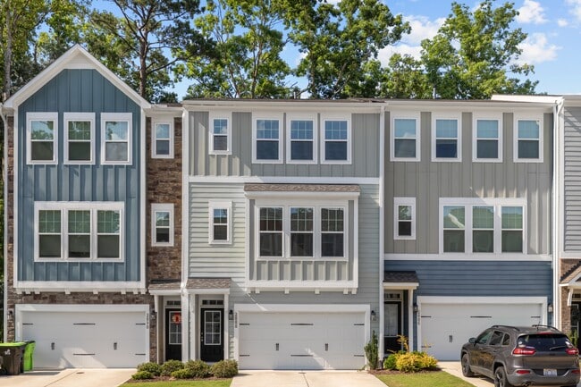 property at 2888 Macintosh Woods Dr