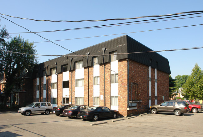 1400 Neil Ave