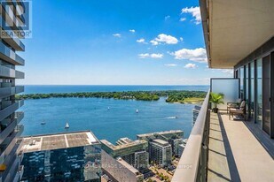 55 Cooper St in Toronto, ON - Building Photo