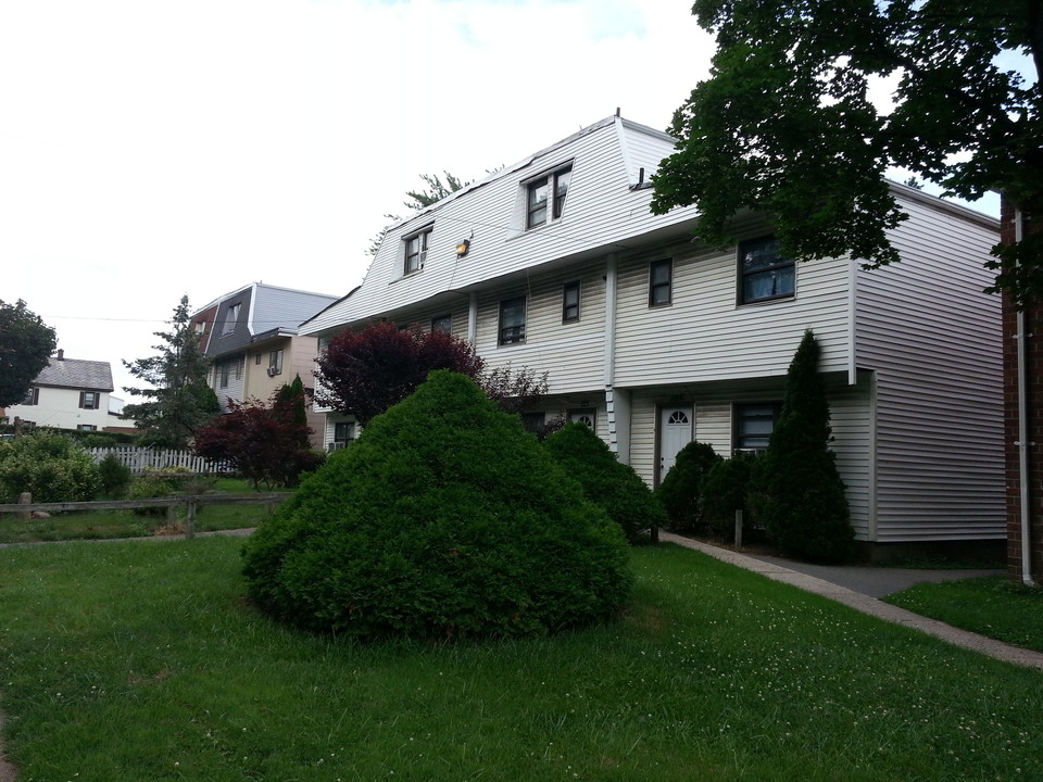 119-143 Maple Ave in Haverstraw, NY - Building Photo