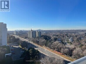 36 Forest Manor Rd in Toronto, ON - Building Photo - Building Photo