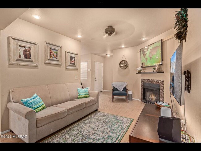 3690 N Country Club Rd in Tucson, AZ - Foto de edificio - Building Photo