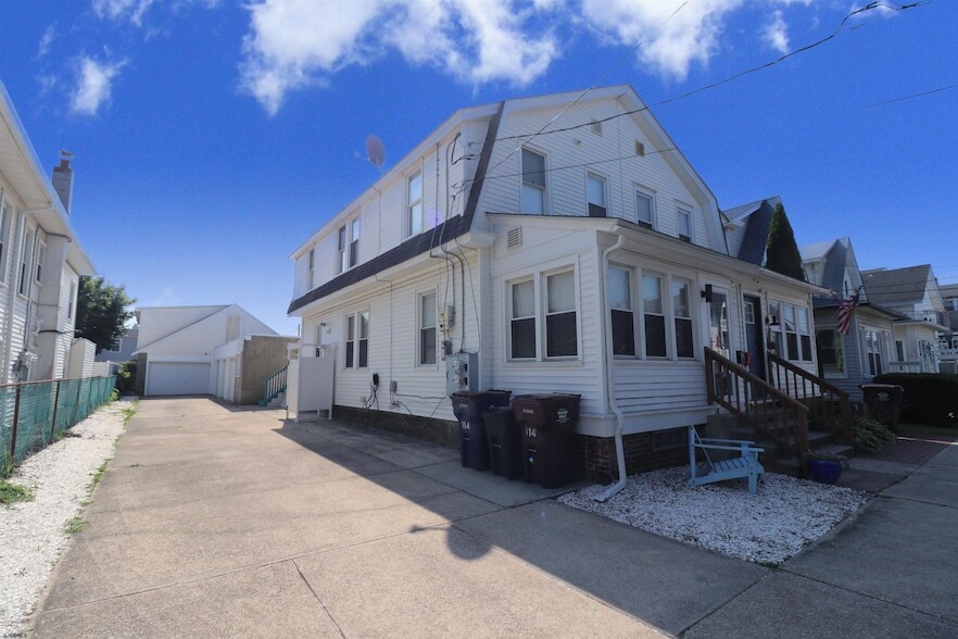 114 N Portland Ave, Unit B in Ventnor City, NJ - Building Photo