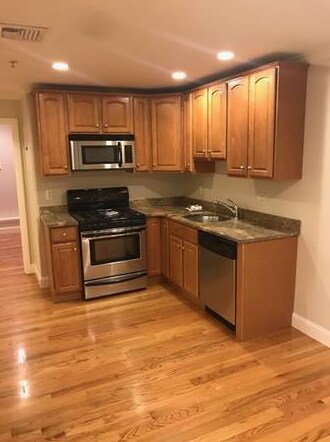 9 Wiget St, Unit 1 in Boston, MA - Building Photo