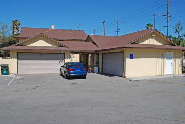 14511 Carfax Dr in Tustin, CA - Building Photo - Building Photo