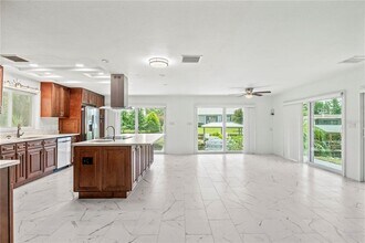 17511 Canal Shores Dr in Odessa, FL - Building Photo - Building Photo
