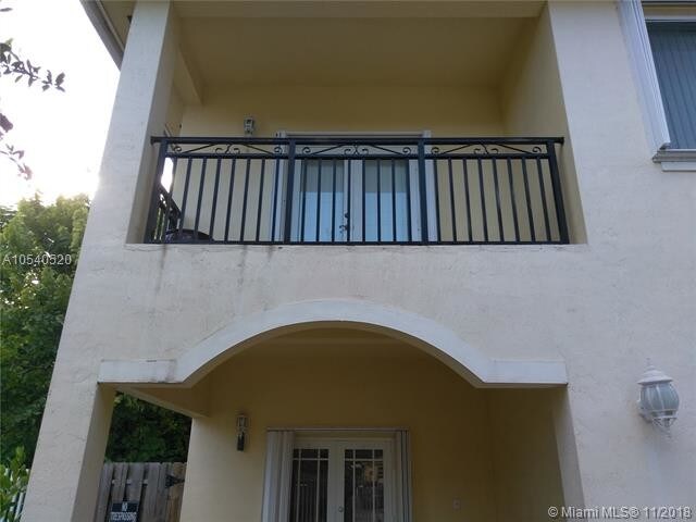 3156 Plaza St-Unit -3156 in Miami, FL - Building Photo - Building Photo