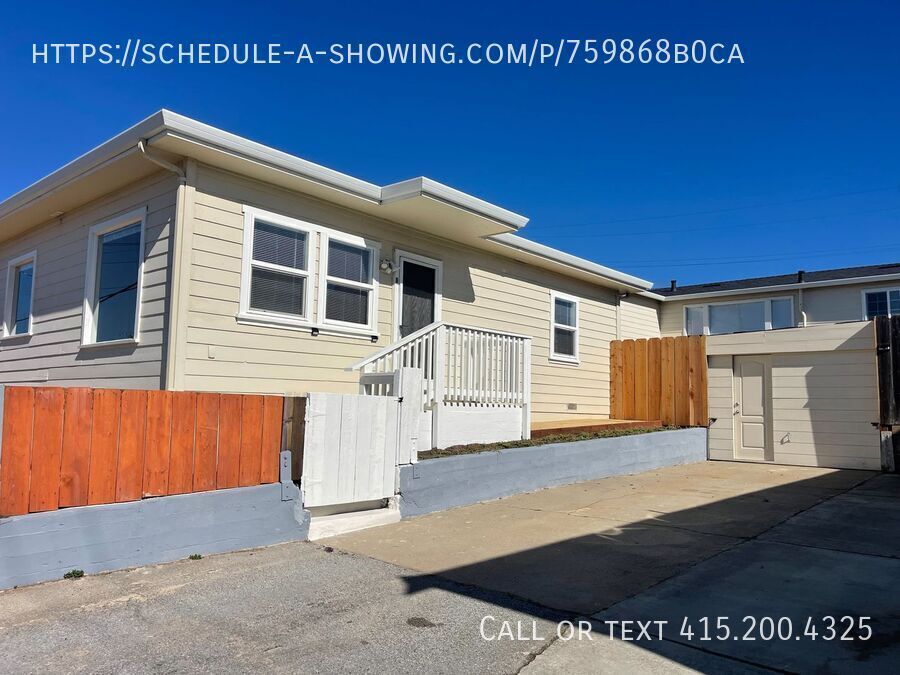 1234 Circle Ave in Seaside, CA - Building Photo