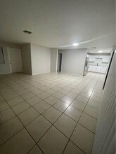 1167 Belkton Ave in Port Charlotte, FL - Foto de edificio - Building Photo