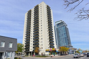 5 Ann Street in Mississauga, ON - Building Photo