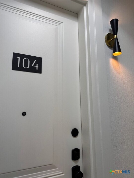 11 S Main St in Temple, TX - Building Photo