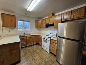 1027 N Elm St-Unit -Unit B in Spokane, WA - Building Photo - Building Photo